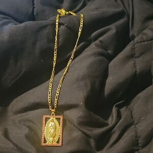 Gold Pendant Necklace